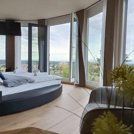 West Panorama Penthouse - Apartment With A Fantastic View Of The City 松博特海伊 外观 照片