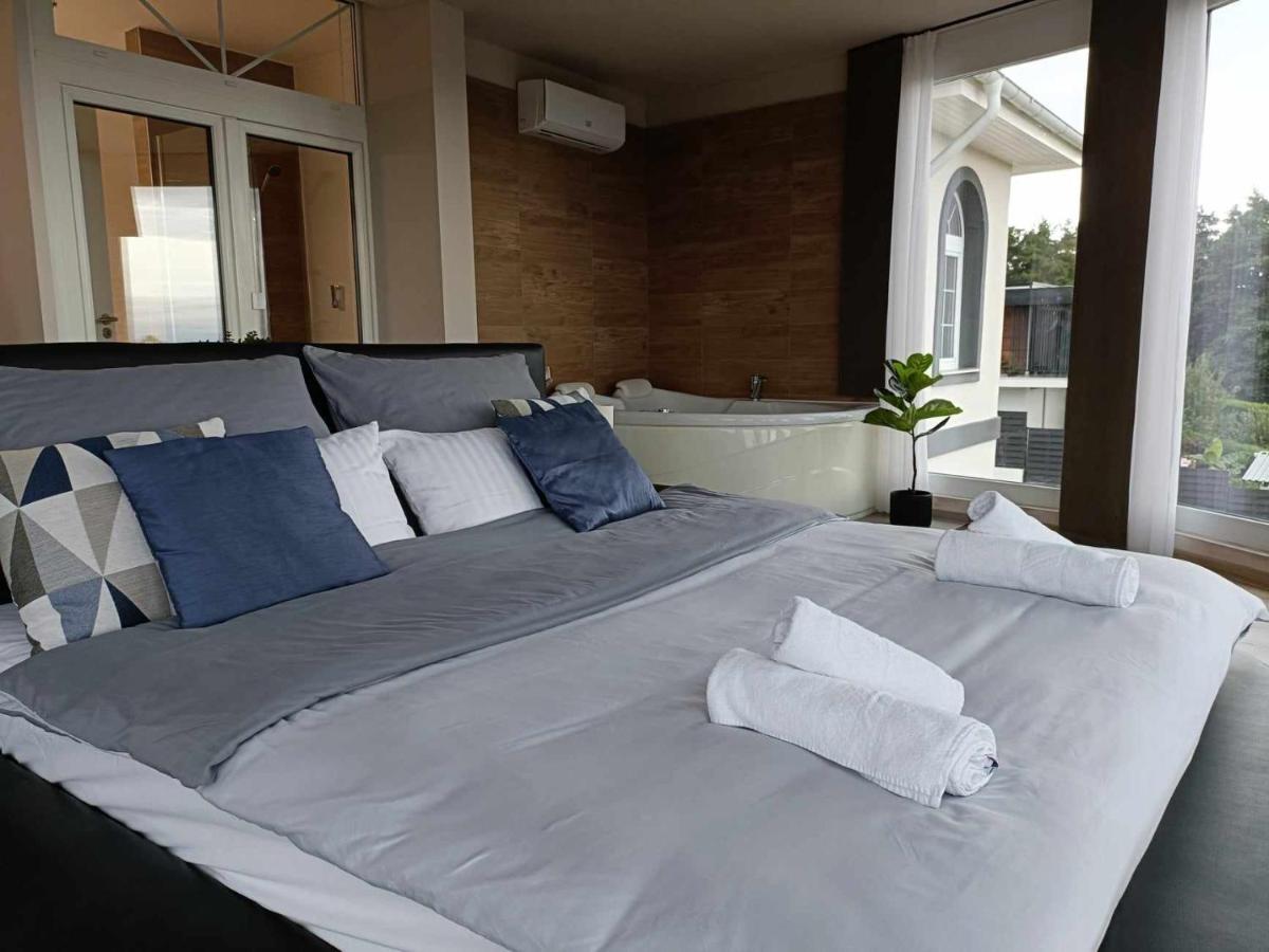 West Panorama Penthouse - Apartment With A Fantastic View Of The City 松博特海伊 外观 照片