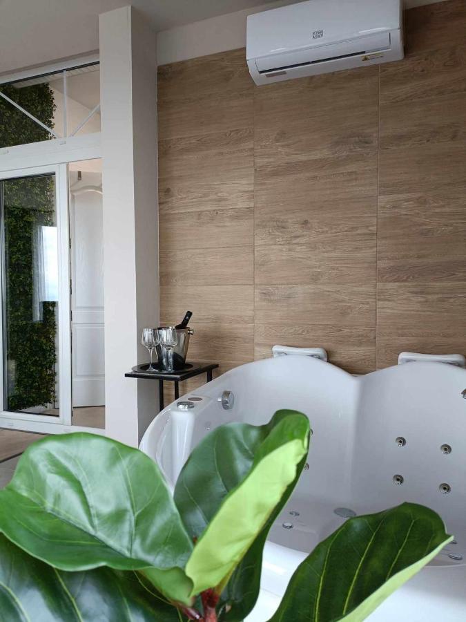 West Panorama Penthouse - Apartment With A Fantastic View Of The City 松博特海伊 外观 照片