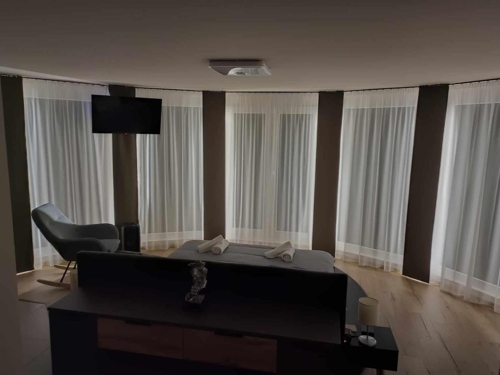 West Panorama Penthouse - Apartment With A Fantastic View Of The City 松博特海伊 外观 照片