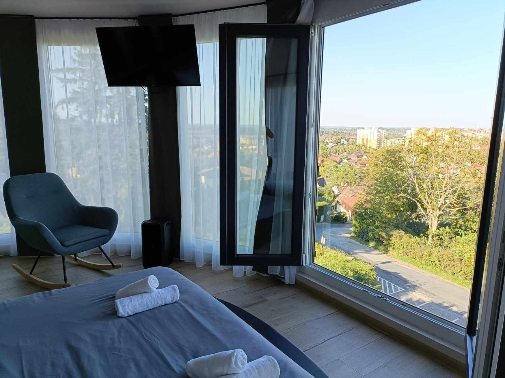 West Panorama Penthouse - Apartment With A Fantastic View Of The City 松博特海伊 外观 照片