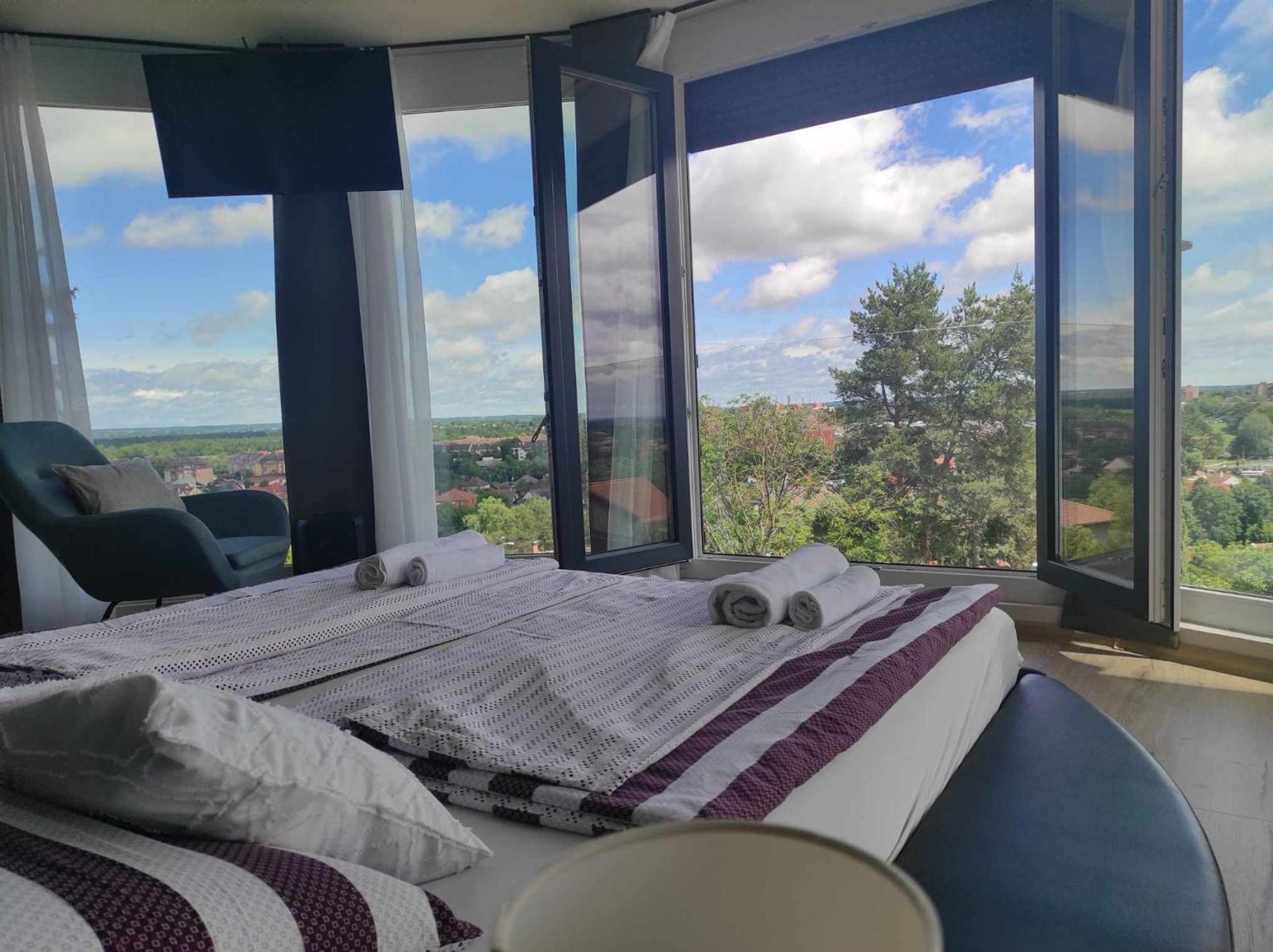 West Panorama Penthouse - Apartment With A Fantastic View Of The City 松博特海伊 外观 照片